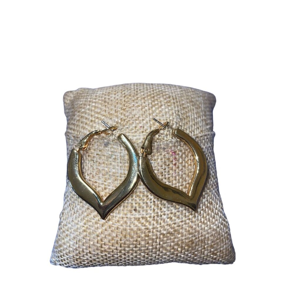 Gold Tone Open Heart pierced earrings Hoop lever back 1"